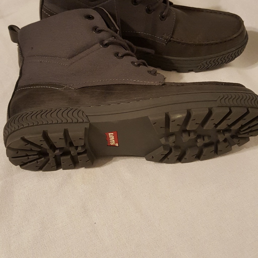 Levis Boots - Picture 3 of 4